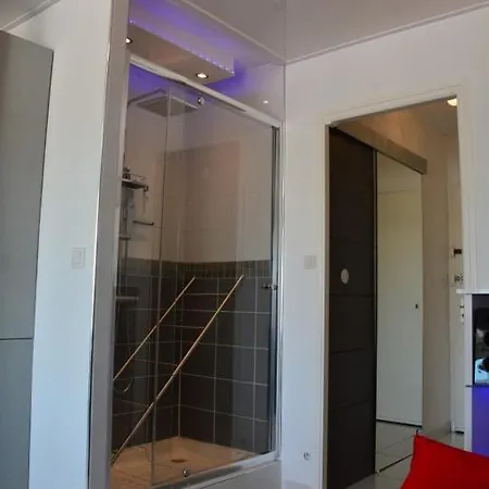 Apartman Heliopolis De Charme Naturiste Avec Terrasse Et Parking Prive