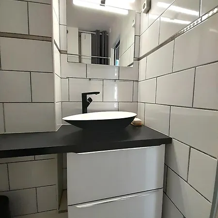 Heliopolis De Charme Naturiste Avec Terrasse Et Parking Prive Apartman *